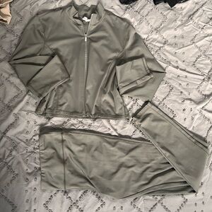 H&M Divided Sage Green Activewear Set